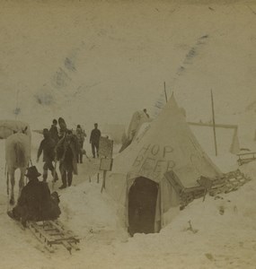 USA Alaska Chilkoot Pass Hop Beer Hut Shop Old Stereoview Photo Kilburn 1899