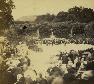 France Lourdes crowd gathering Old Stereo photo 1860