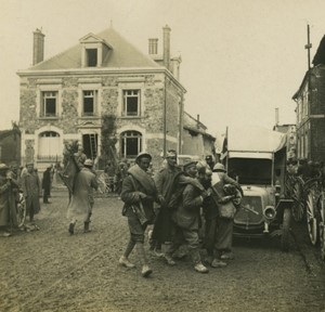 France First World War wounded German carried by a comrade Old Stereo Photo 1918