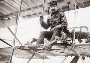 Aviation Militaire Adjudant Victor Menard sur son biplan Farman Ancienne Photo Meurisse 1911